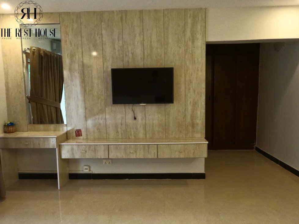 F-8 Guest House - Modern bathroom facilities